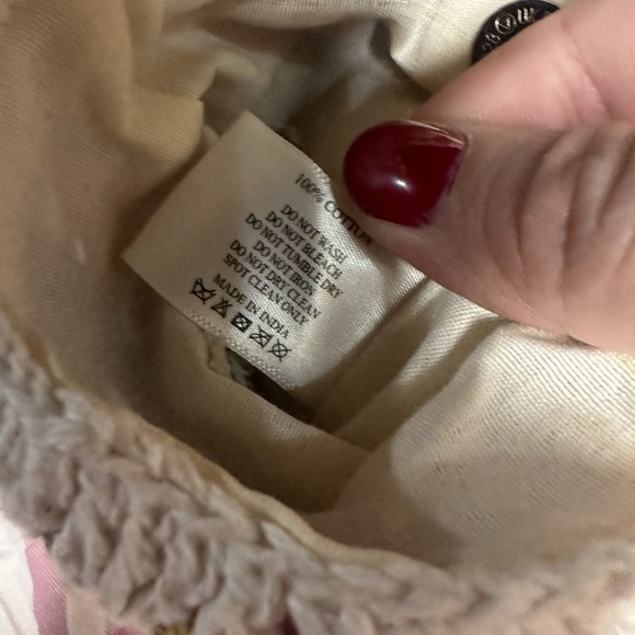 America & Beyond Classic Hand Crochet Long Shoulder Strap Mini Cell Phone Bag - Picture 11 of 12